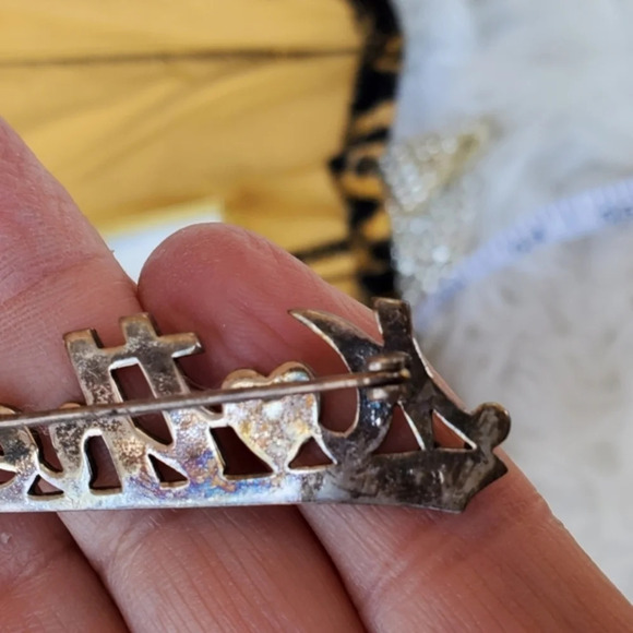 Mother Brooch in Marcasite and Sterling - Picture 3 of 5